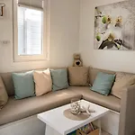 Miramare Romantic Experience With Privat Jacuzzi - Floating House Holiday home