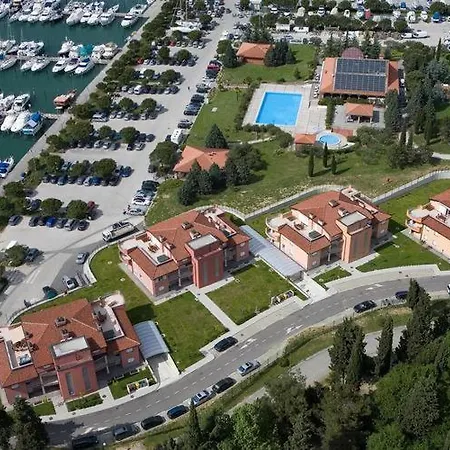 Floating Sea House Miramare Semesterbostad