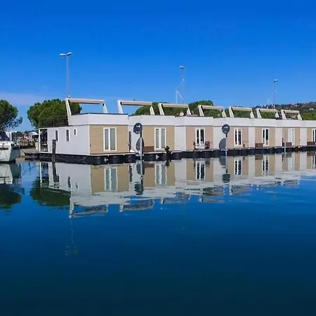 Floating Sea House Miramare Nyaraló