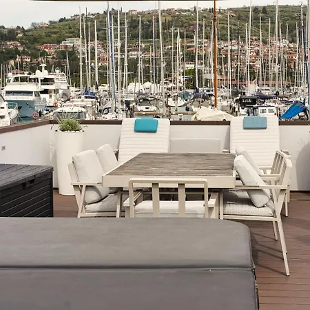 Floating Sea House Miramare Vakantiehuis