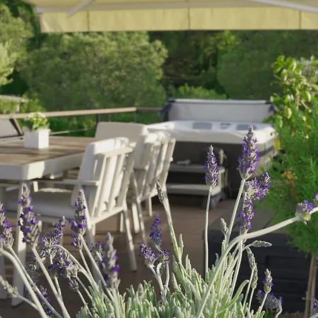 Floating Sea House Miramare Semesterbostad *