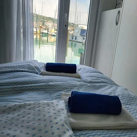 Nyaraló Floating Sea House Miramare Portorož