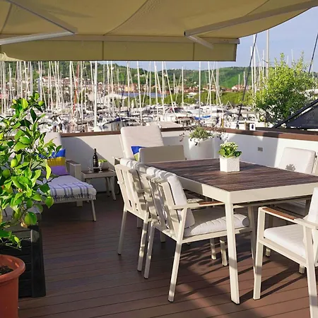 Miramare Romantic Experience With Privat Jacuzzi - Floating House Holiday home Portoroz