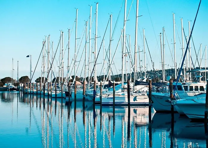 Floating Sea House Miramare بيت للعطل بورتوروز