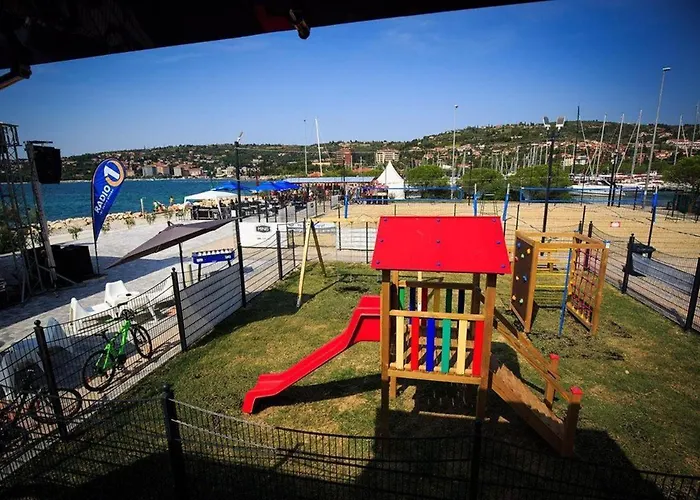 Floating Sea House Miramare ポルトローシュ