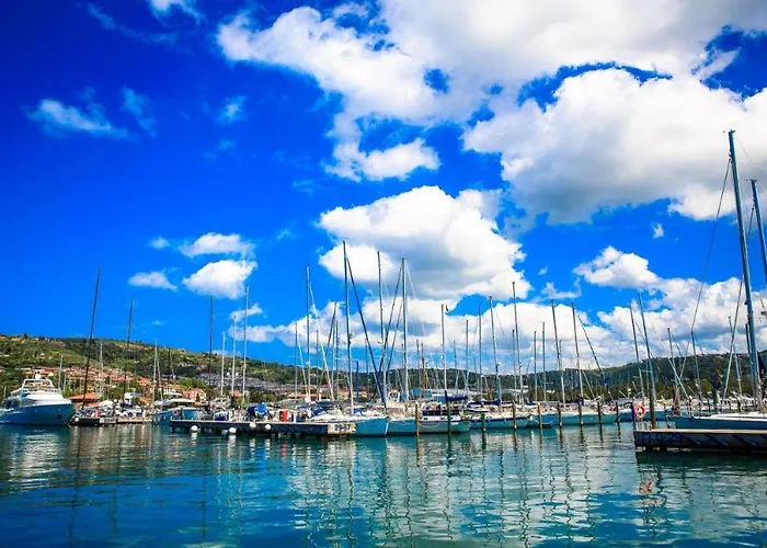 Floating Sea House Miramare *