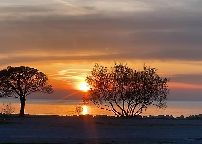 Floating Sea House Miramare * بورتوروز