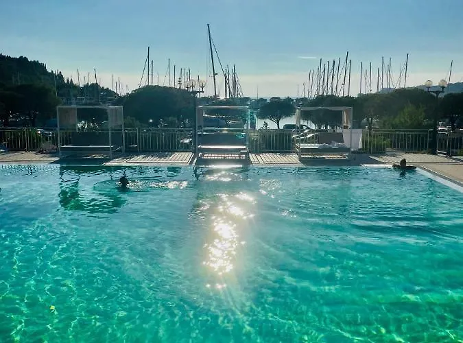 بيت للعطل Floating Sea House Miramare *