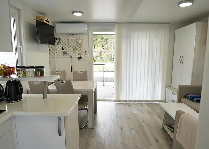 別荘 Floating Sea House Miramare ポルトローシュ