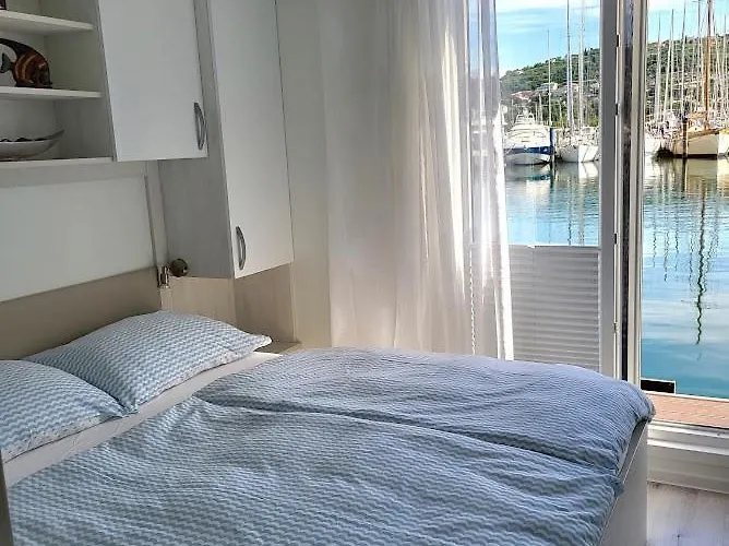 بيت للعطل Floating Sea House Miramare